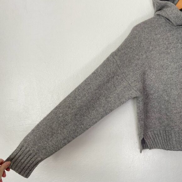 The Group by Babaton + Cashmere
Payette Hoodie - Picture 6 of 13